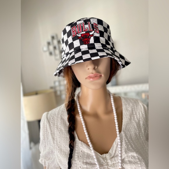 Chicago Bulls Basketball White Checkered Bucket Hat - Picture 3 of 7